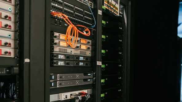  Как выбрать сервер для видеонаблюдения в 2026 году: Гайд