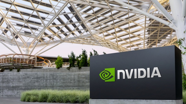 NVIDIA установила рекорд: выручка достигла $57 млрд, а спрос на GPU вырос до исторического максимума