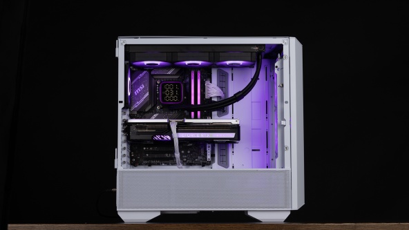 Апгрейд до ультра-настроек: Игровая станция на базе AMD Ryzen 7 7800X3D и RTX 5070