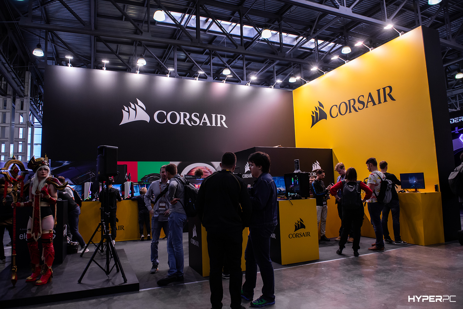 igromir-corsair-stand-live-photo-05