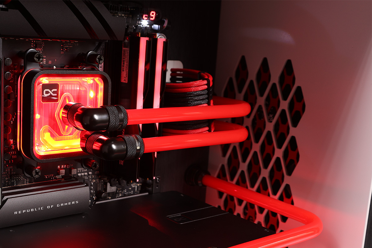 HYPERPC CONCEPT — общий вид компьютера с подсветкой