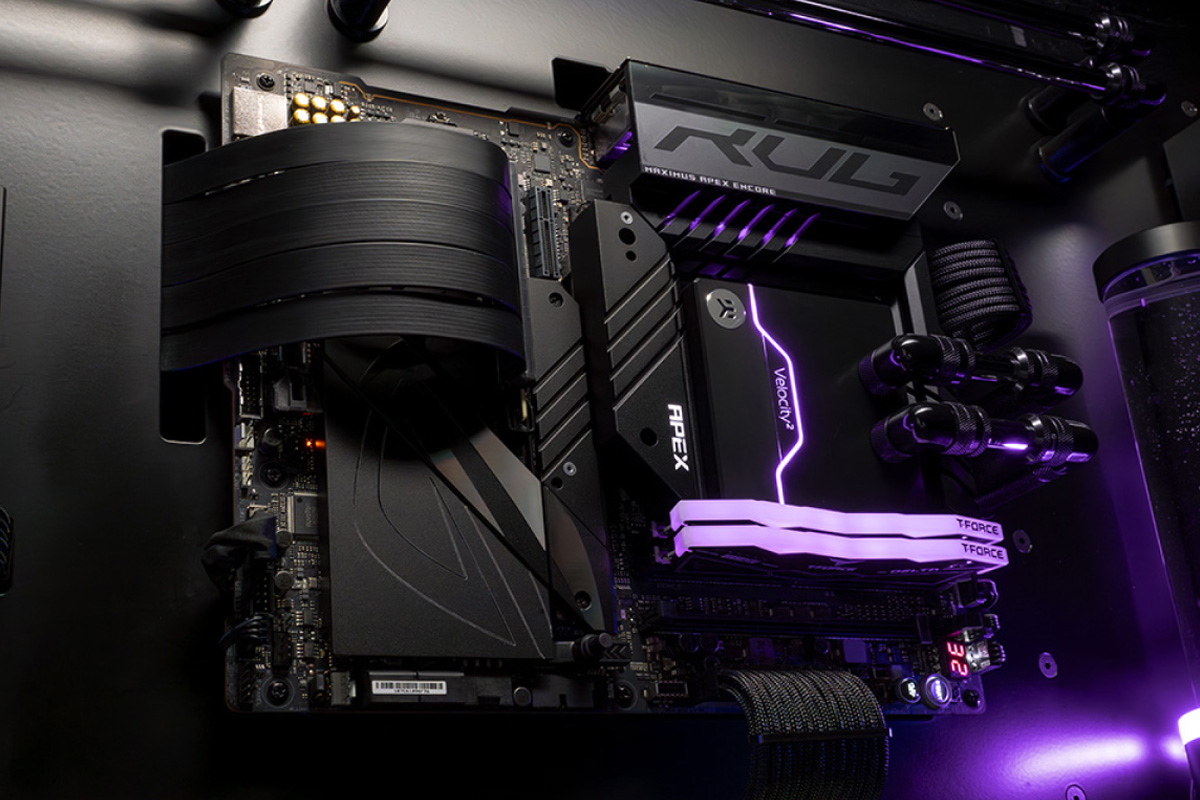 HYPERPC WALL — настенный компьютер