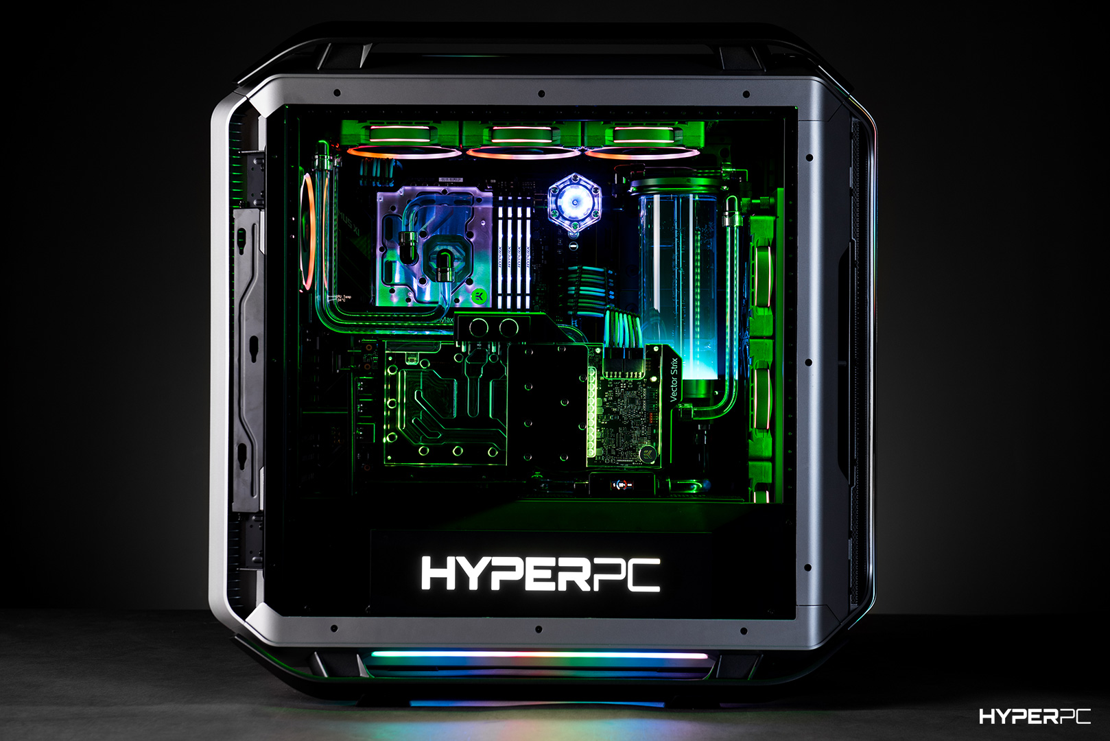 Кастомный компьютер HYPERPC с водяным охлаждением