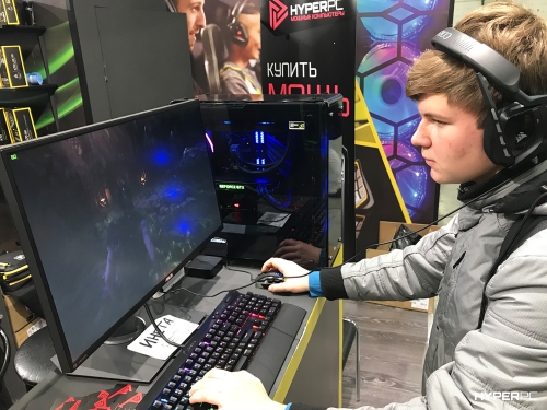 hyperpc on igromir 2017 corsair photo 08