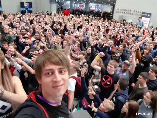 hyperpc on igromir 2017 red square photo 07