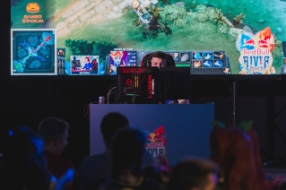 red bull r1v1r runes live photo 05